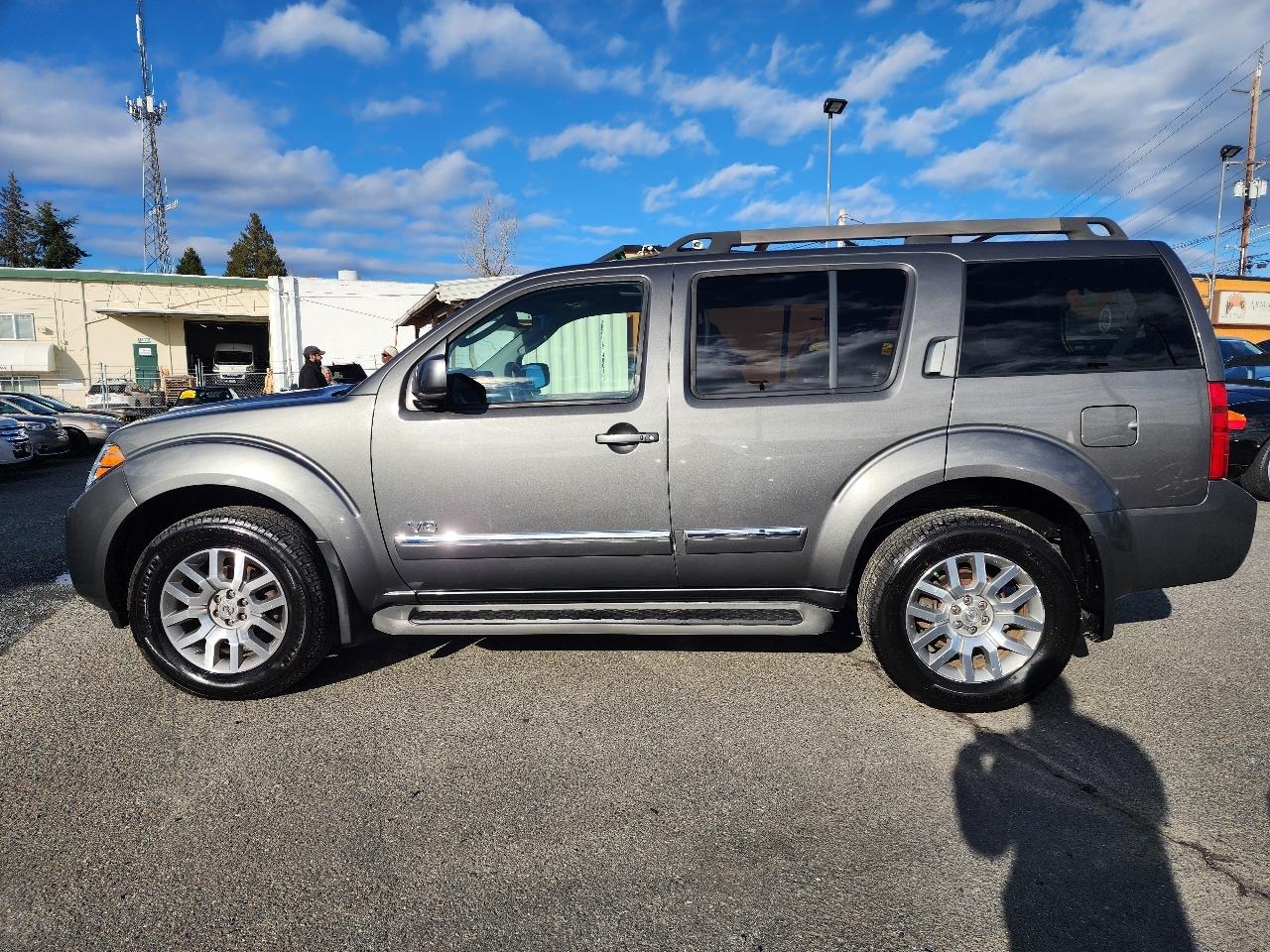 Nissan Pathfinder 4WD 4dr V8 LE 2008