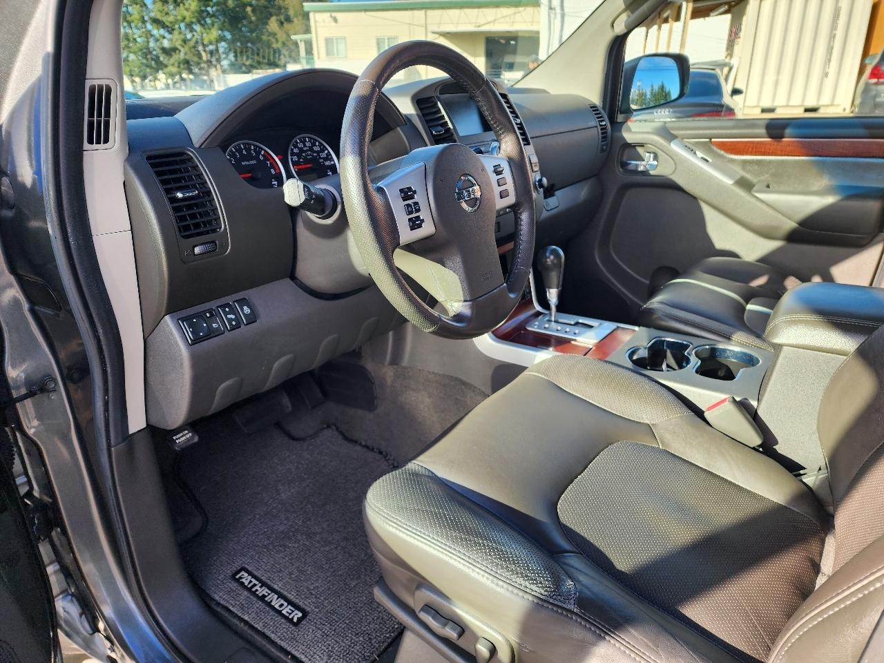 Nissan Pathfinder 4WD 4dr V8 LE 2008