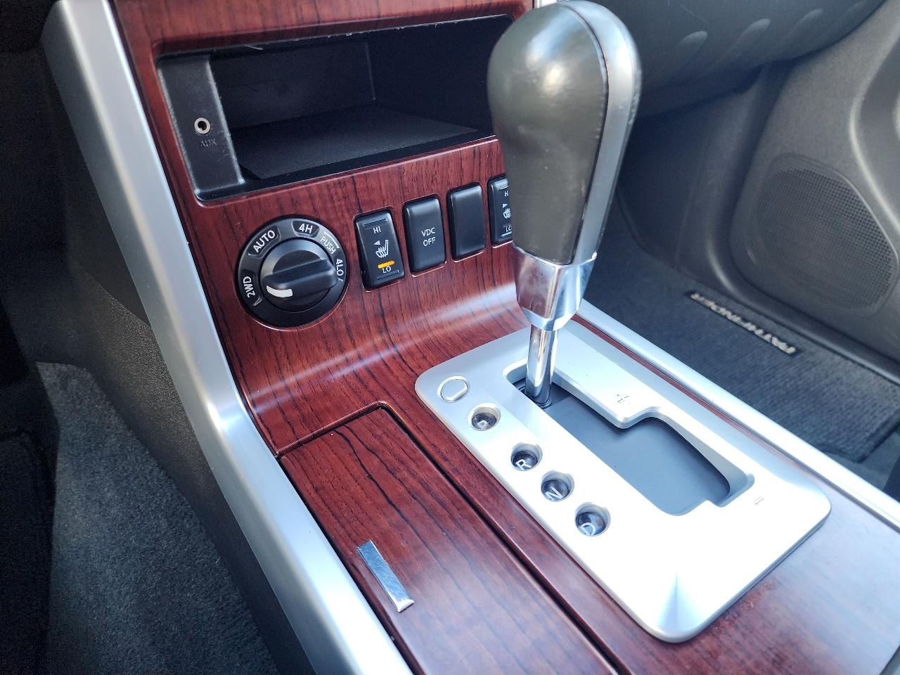 Nissan Pathfinder 4WD 4dr V8 LE 2008