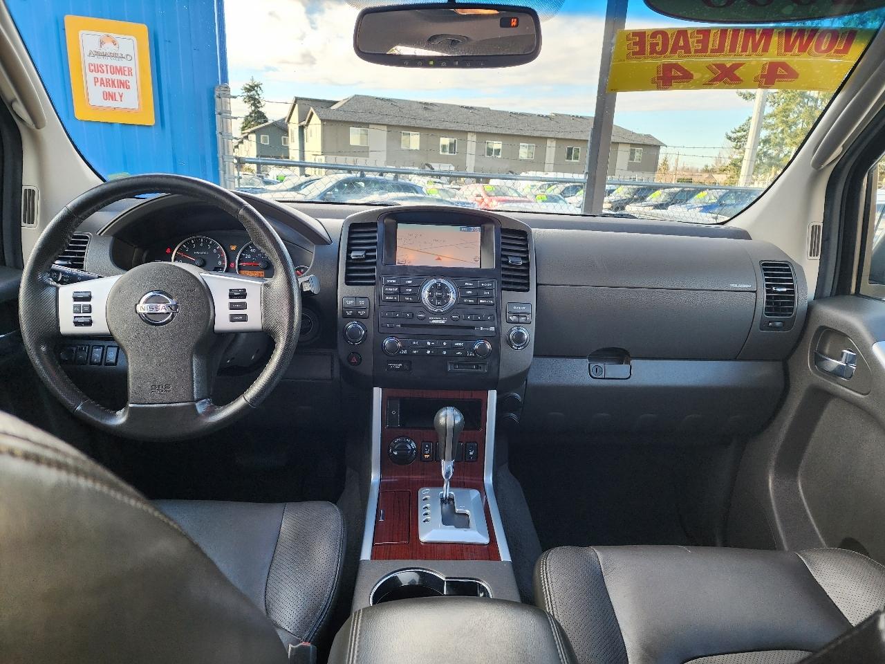 Nissan Pathfinder 4WD 4dr V8 LE 2008