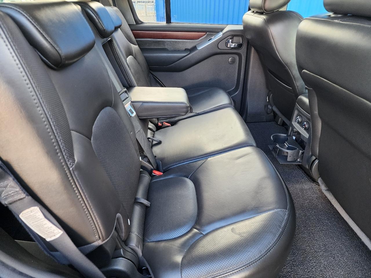 Nissan Pathfinder 4WD 4dr V8 LE 2008