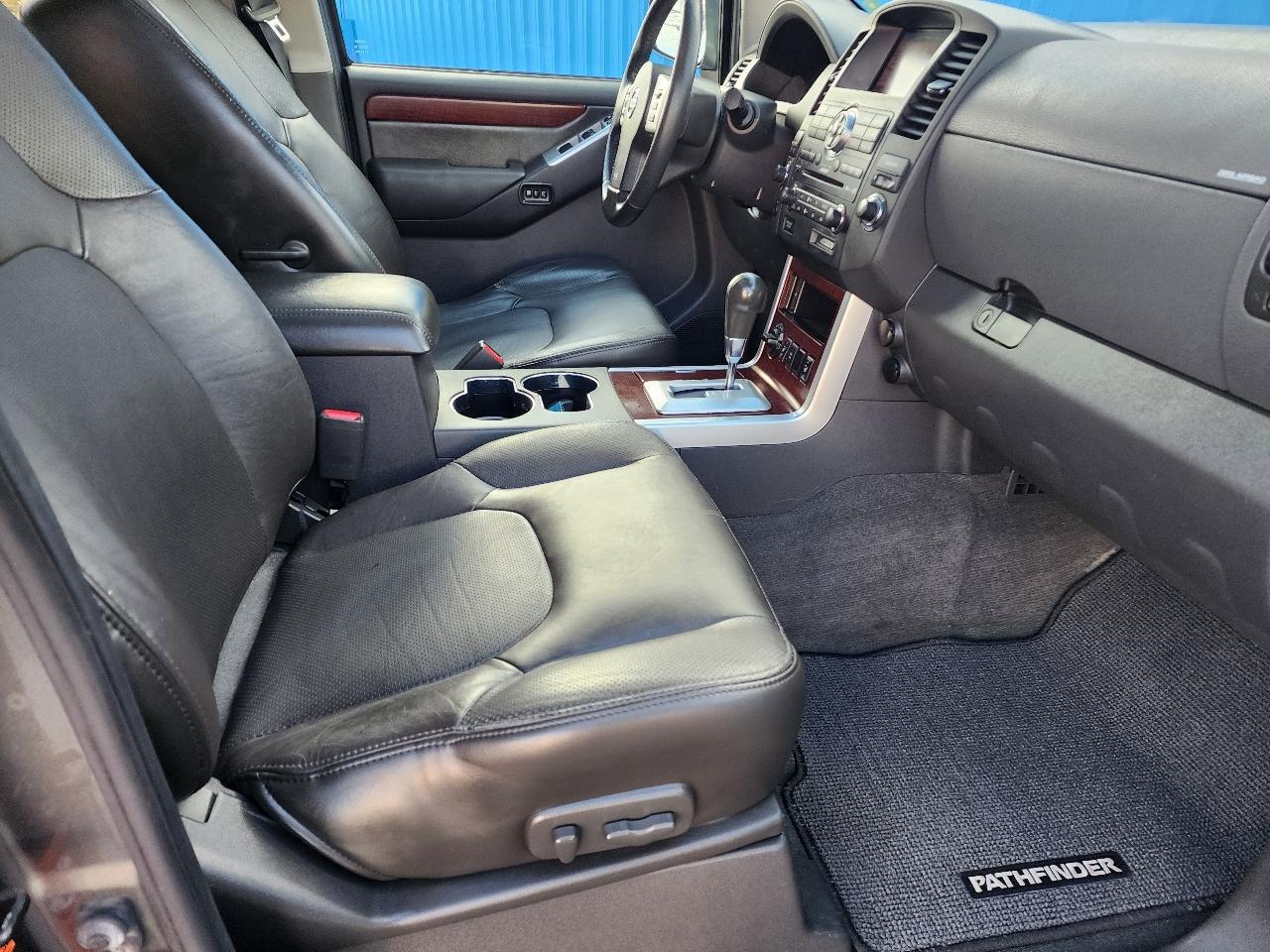 Nissan Pathfinder 4WD 4dr V8 LE 2008