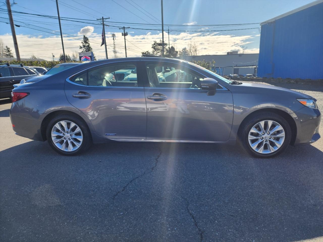 Lexus ES 300h 4dr Sdn Hybrid 2014