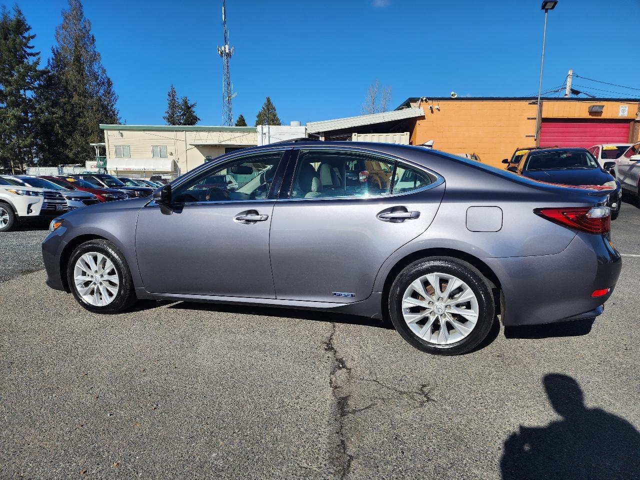 Lexus ES 300h 4dr Sdn Hybrid 2014