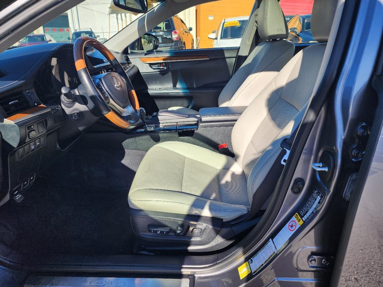 Lexus ES 300h 4dr Sdn Hybrid 2014