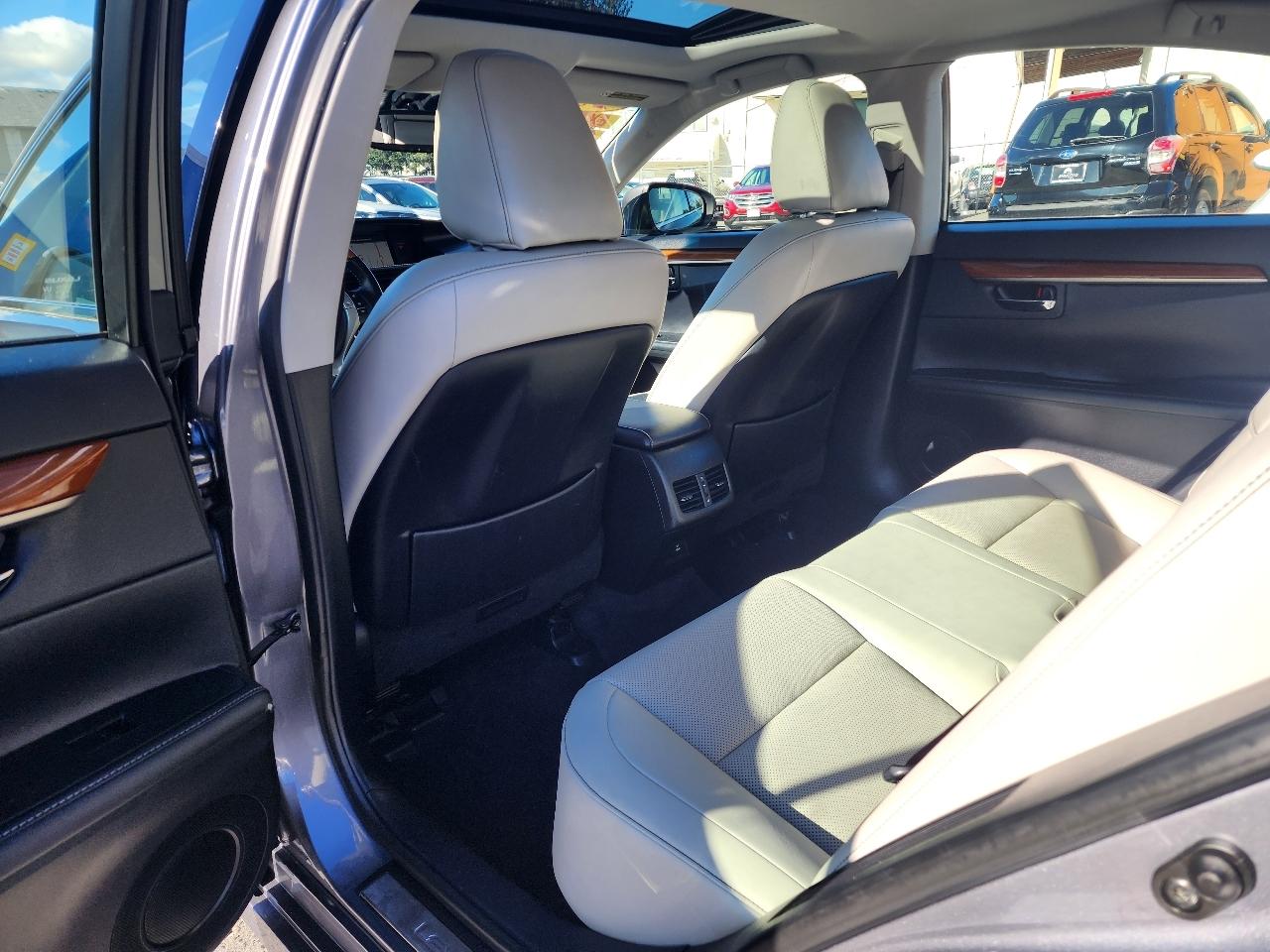 Lexus ES 300h 4dr Sdn Hybrid 2014