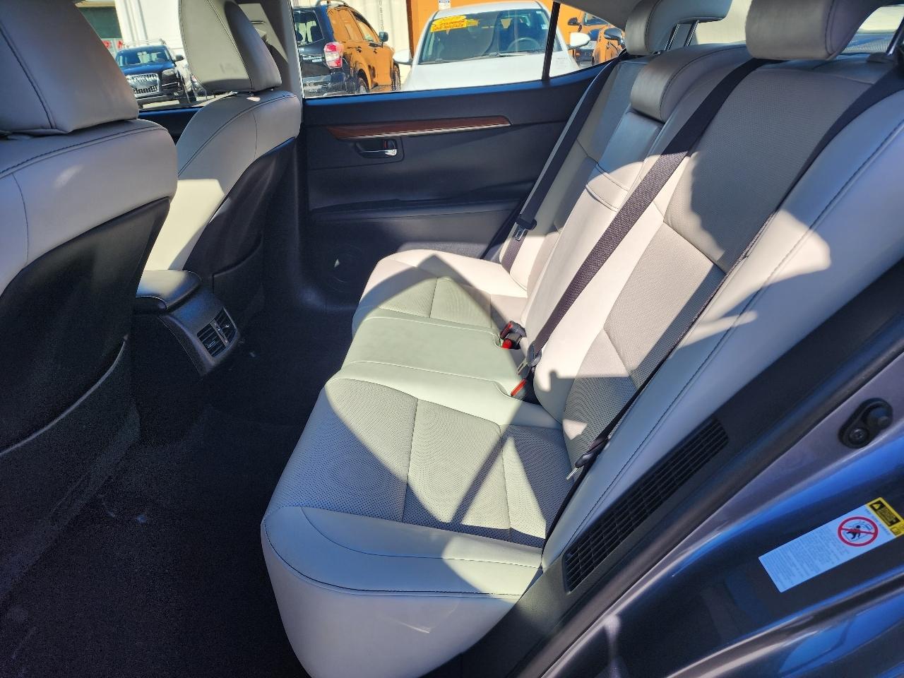 Lexus ES 300h 4dr Sdn Hybrid 2014