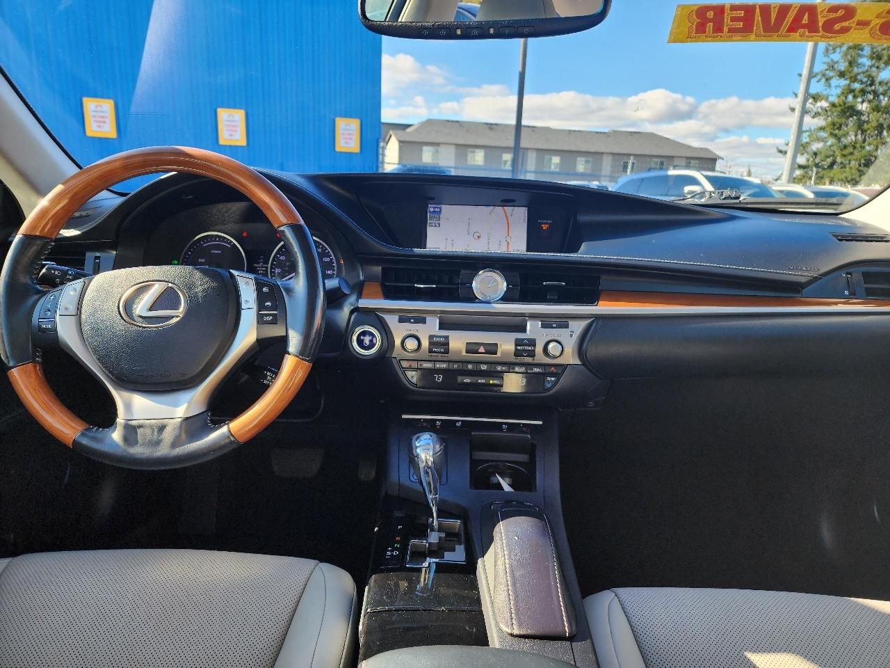 Lexus ES 300h 4dr Sdn Hybrid 2014