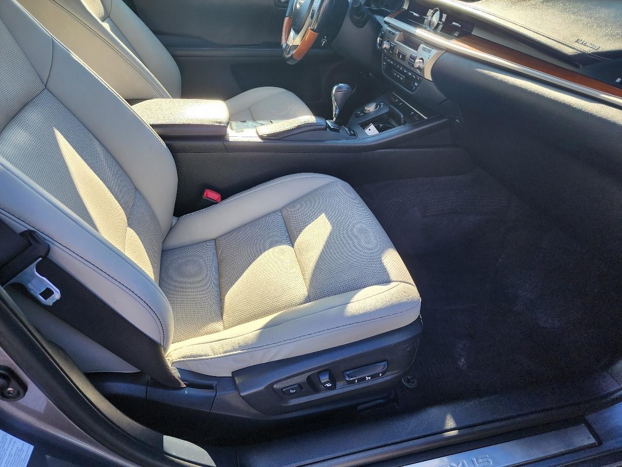 Lexus ES 300h 4dr Sdn Hybrid 2014