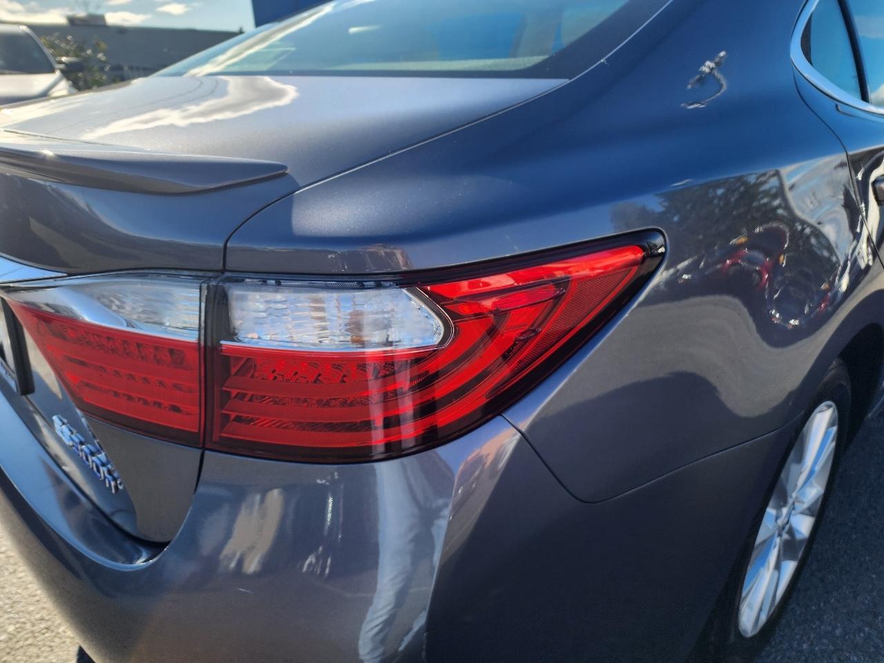 Lexus ES 300h 4dr Sdn Hybrid 2014