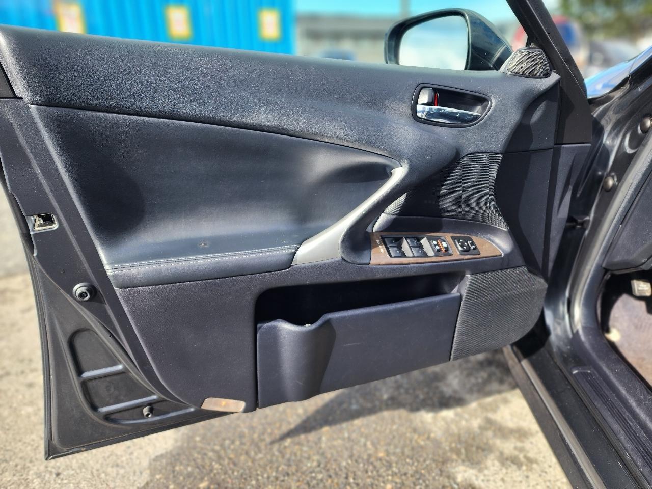 Lexus IS 250 4dr Sport Sdn Man RWD 2011