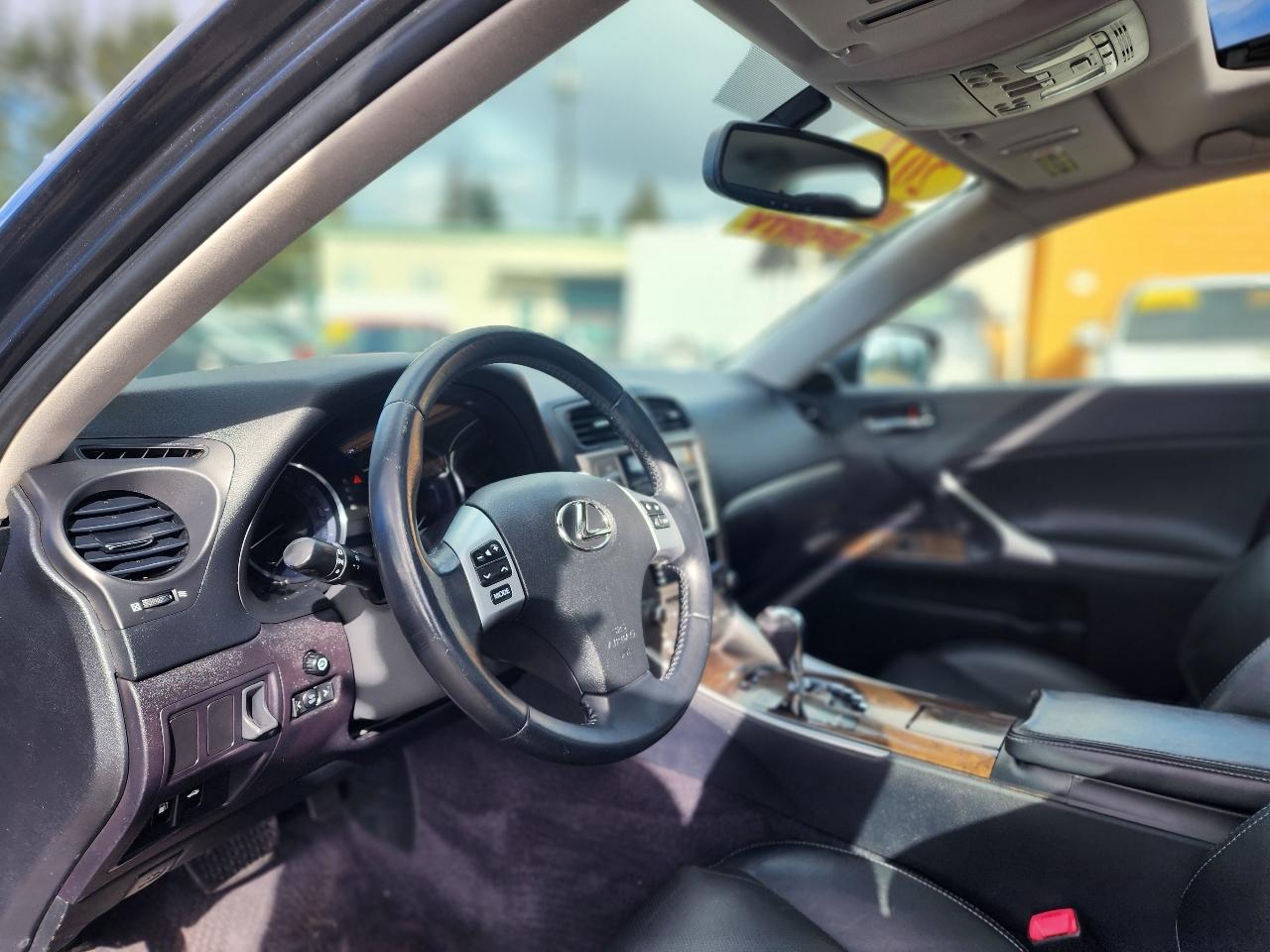 Lexus IS 250 4dr Sport Sdn Man RWD 2011