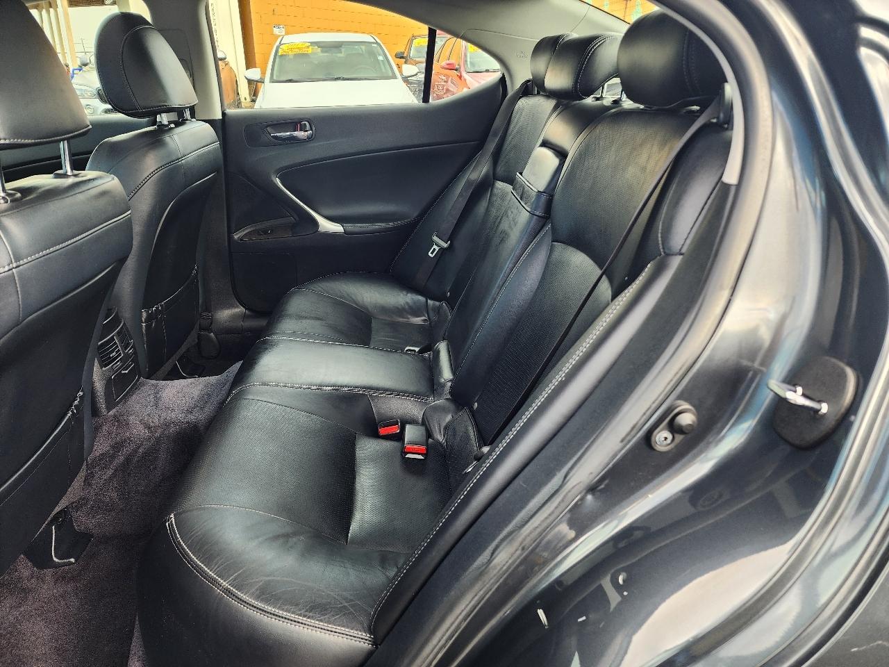 Lexus IS 250 4dr Sport Sdn Man RWD 2011