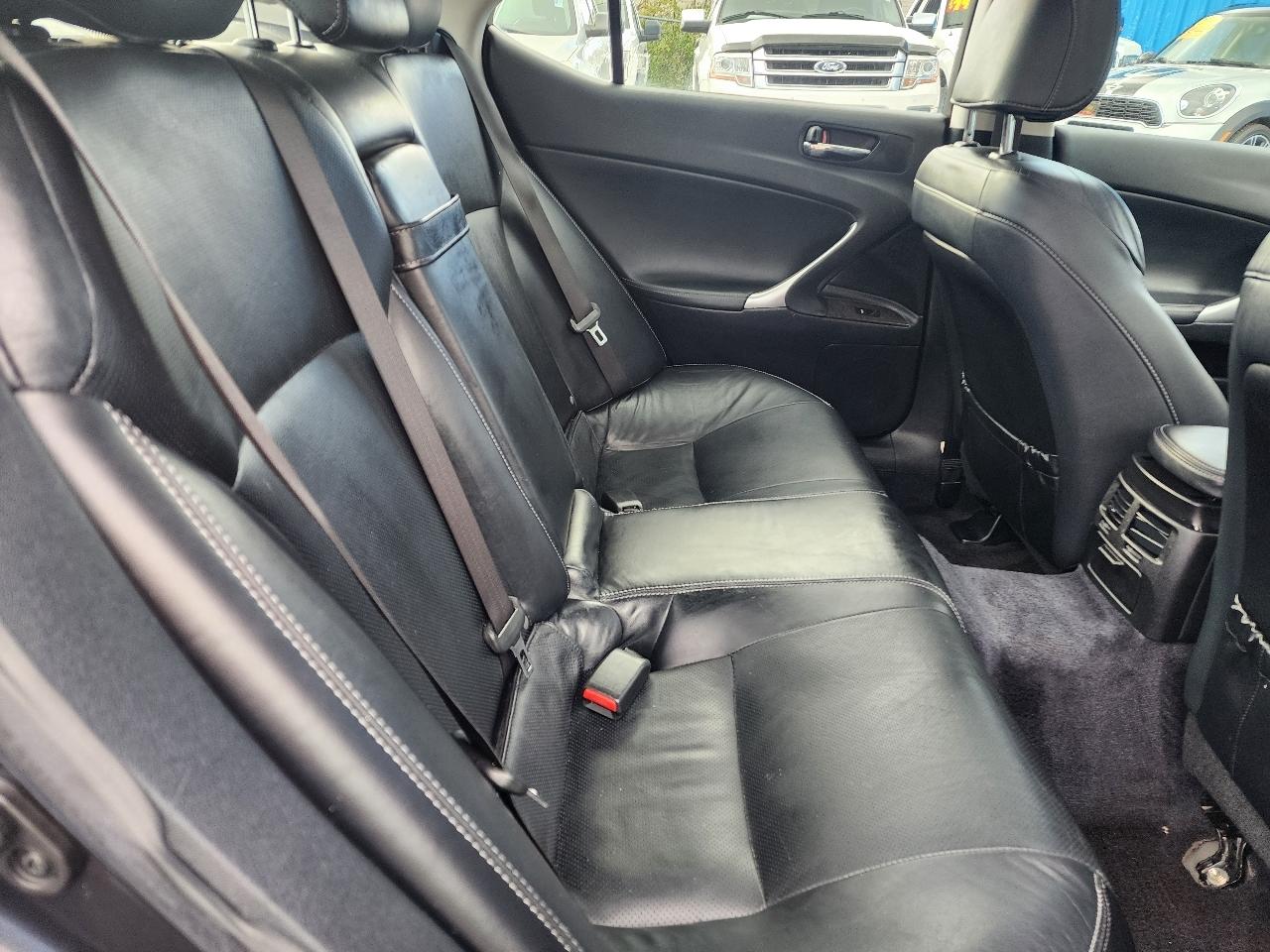 Lexus IS 250 4dr Sport Sdn Man RWD 2011