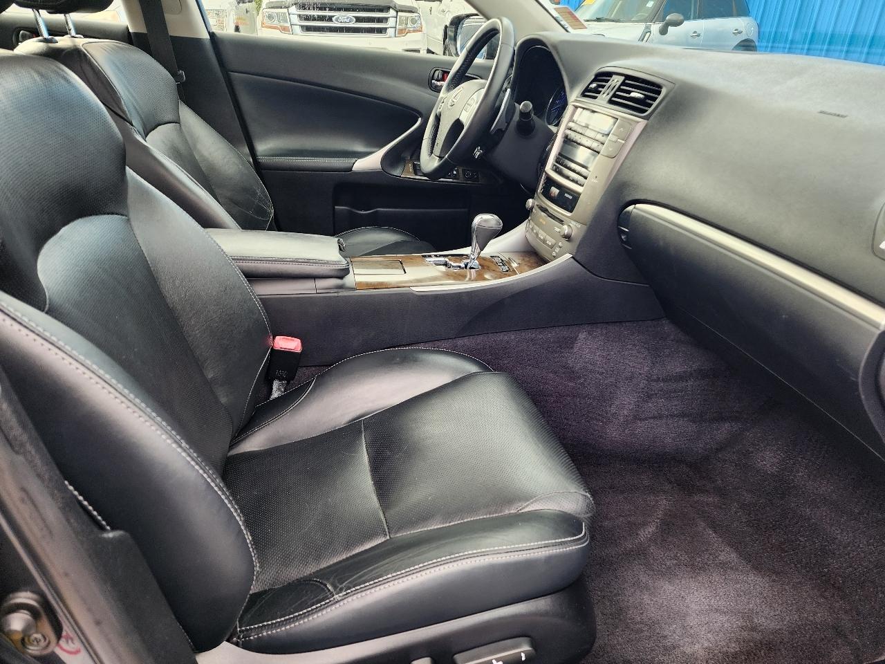 Lexus IS 250 4dr Sport Sdn Man RWD 2011