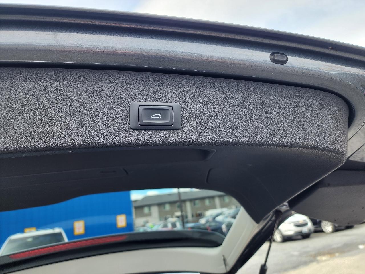 Audi Q5 2.0T Premium Plus quattro 2013