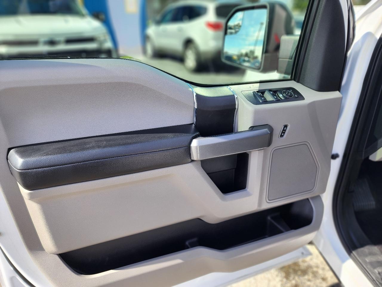 Ford F-150 Lariat 4WD SuperCrew 5.5' Box 2017