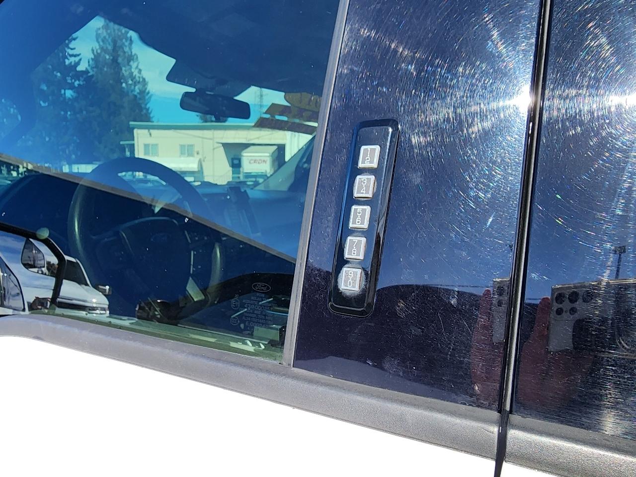 Ford F-150 Lariat 4WD SuperCrew 5.5' Box 2017