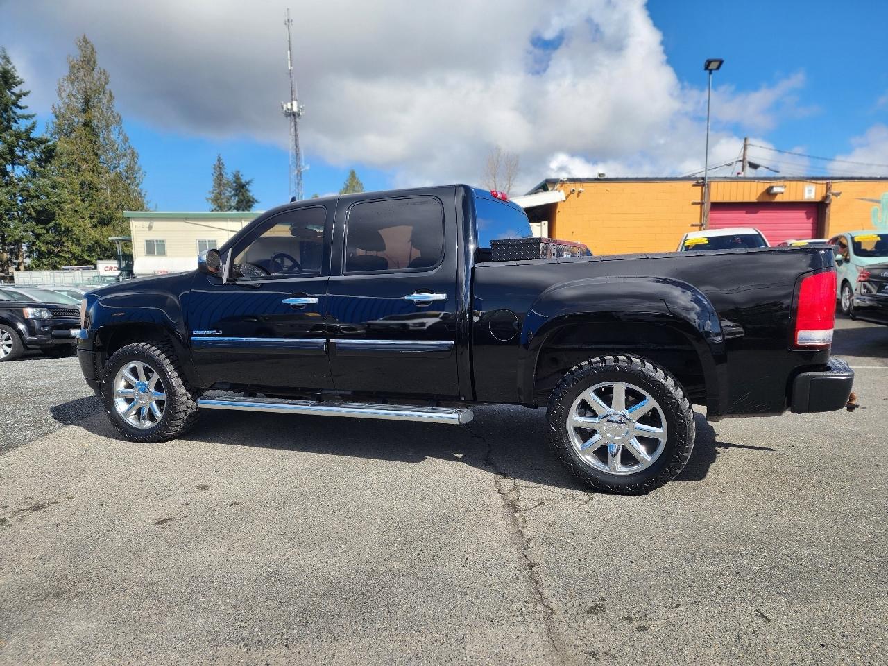 GMC Sierra 1500 Denali Crew Cab 4WD 2011