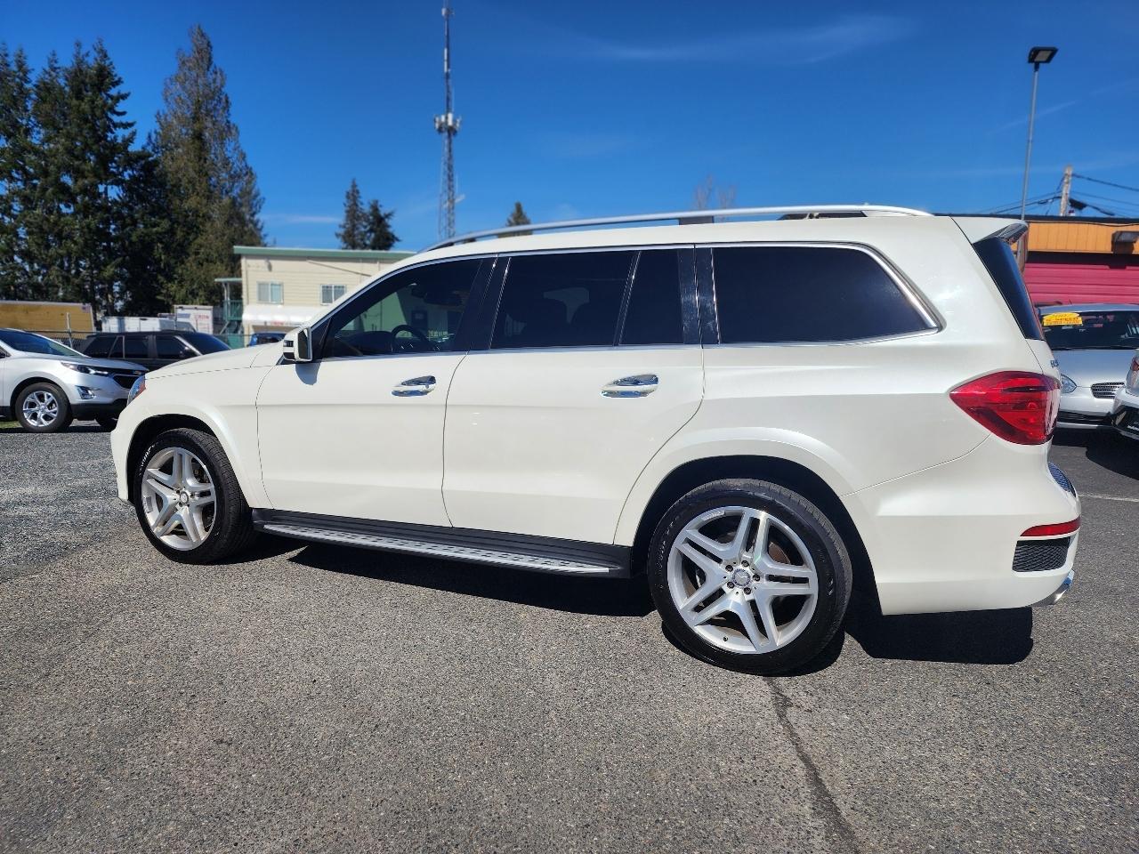Mercedes-Benz GL 4MATIC 4dr GL 550 2016