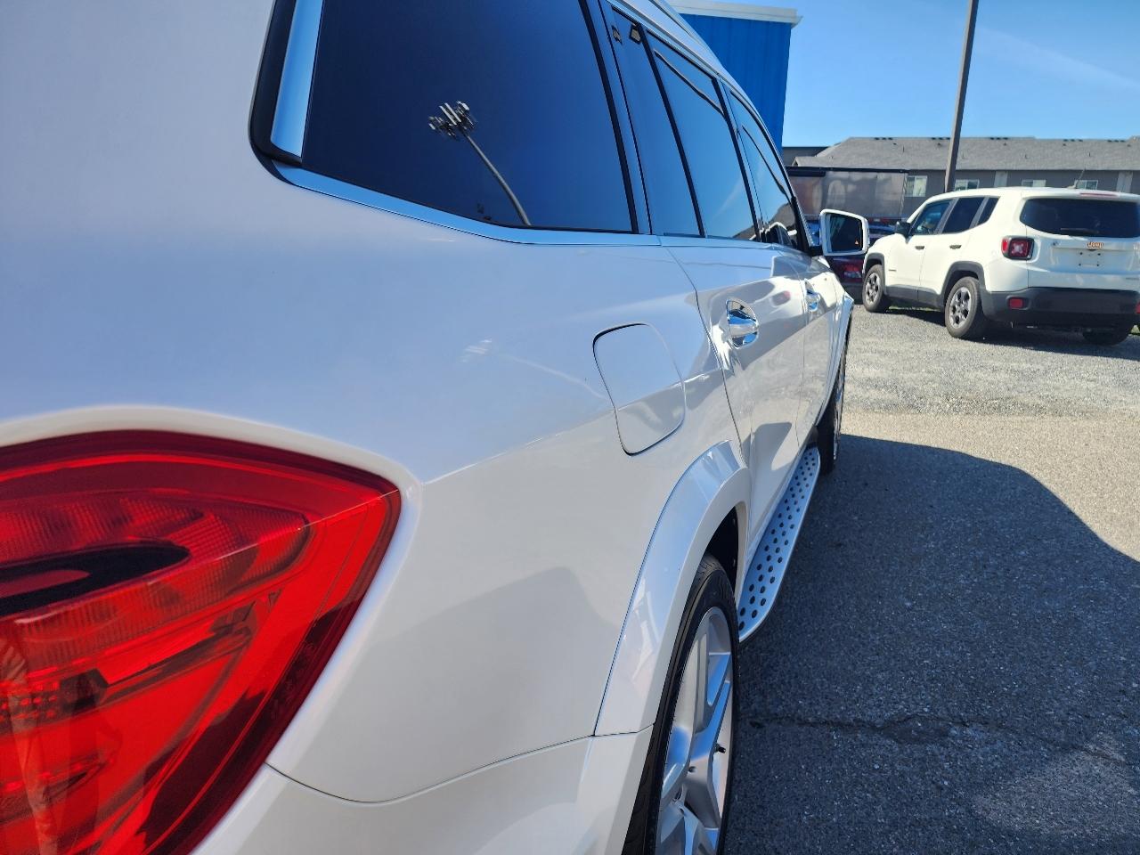 Mercedes-Benz GL 4MATIC 4dr GL 550 2016