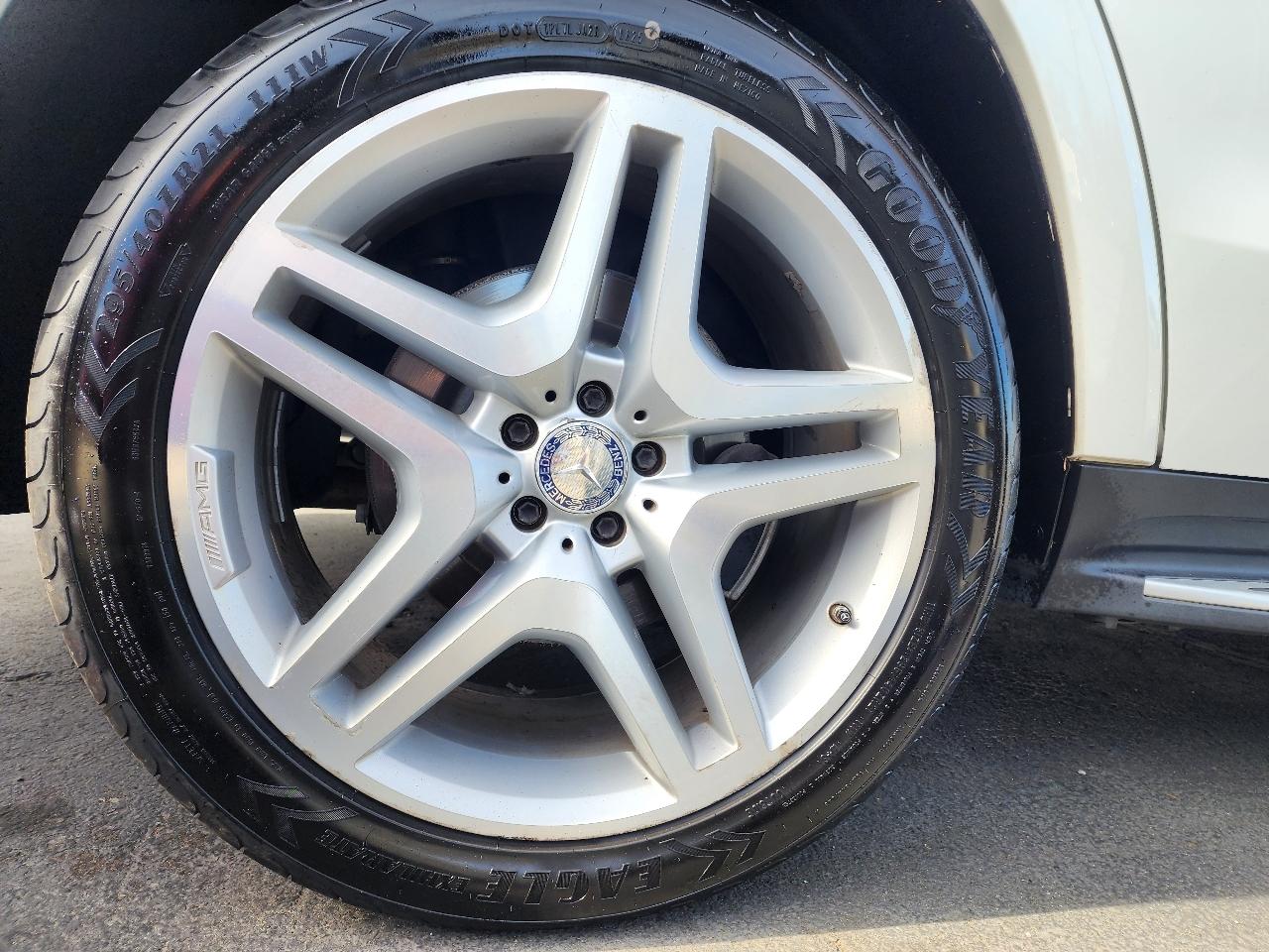 Mercedes-Benz GL 4MATIC 4dr GL 550 2016