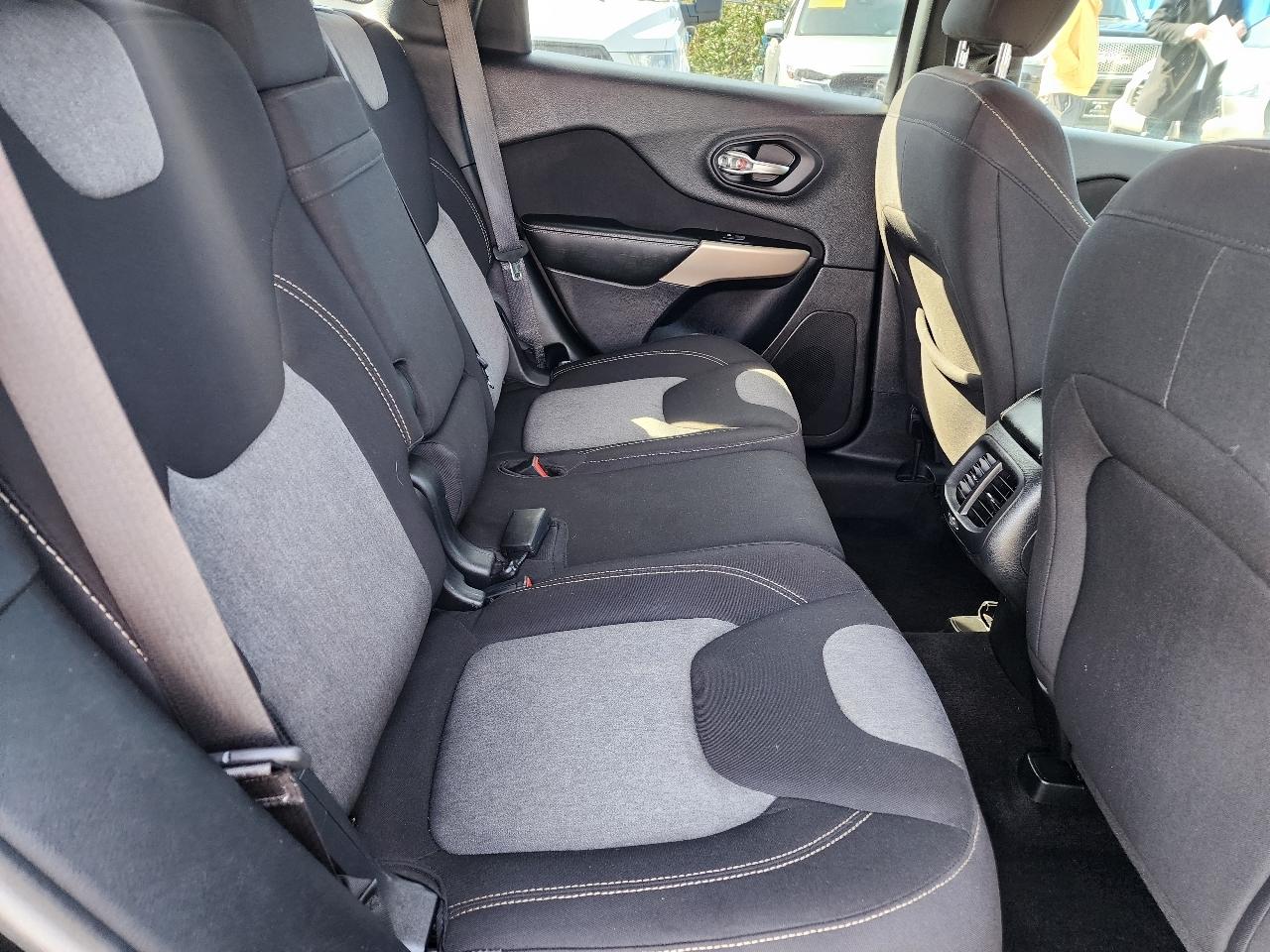 Jeep Cherokee Latitude FWD 2018