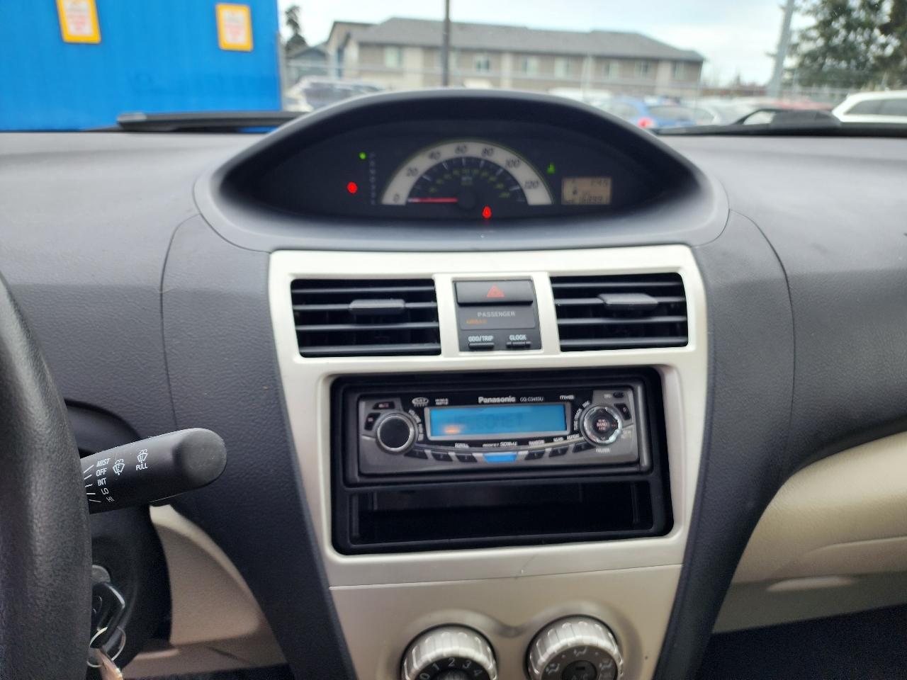 Toyota Yaris 4dr Sdn Auto Base (Natl) 2007