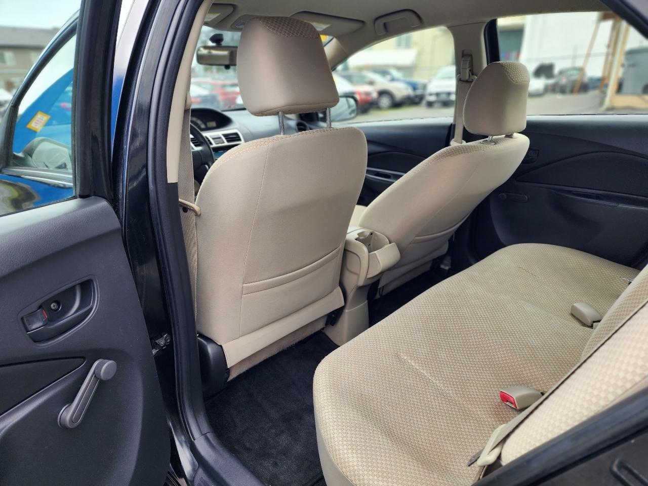 Toyota Yaris 4dr Sdn Auto Base (Natl) 2007