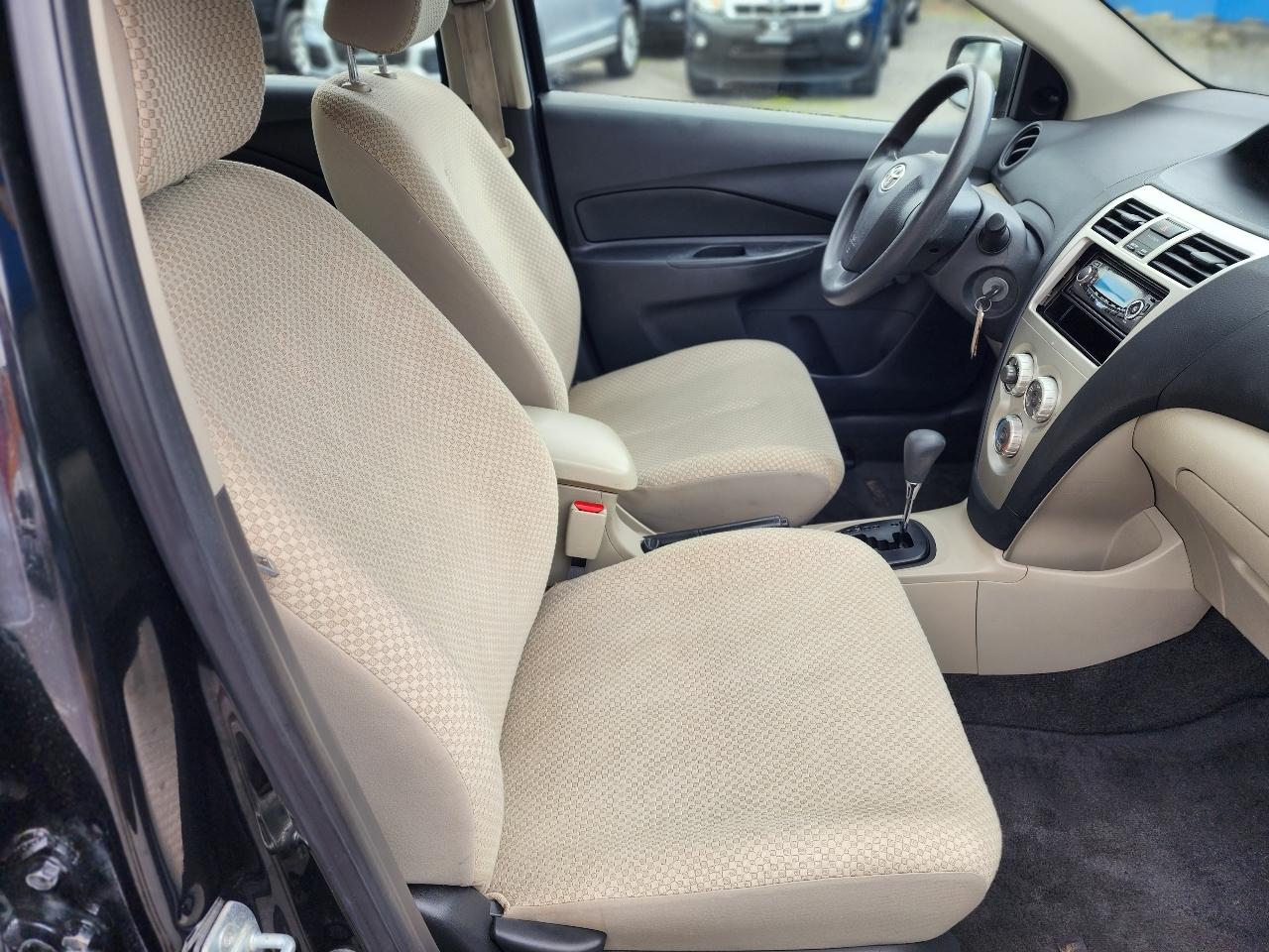 Toyota Yaris 4dr Sdn Auto Base (Natl) 2007