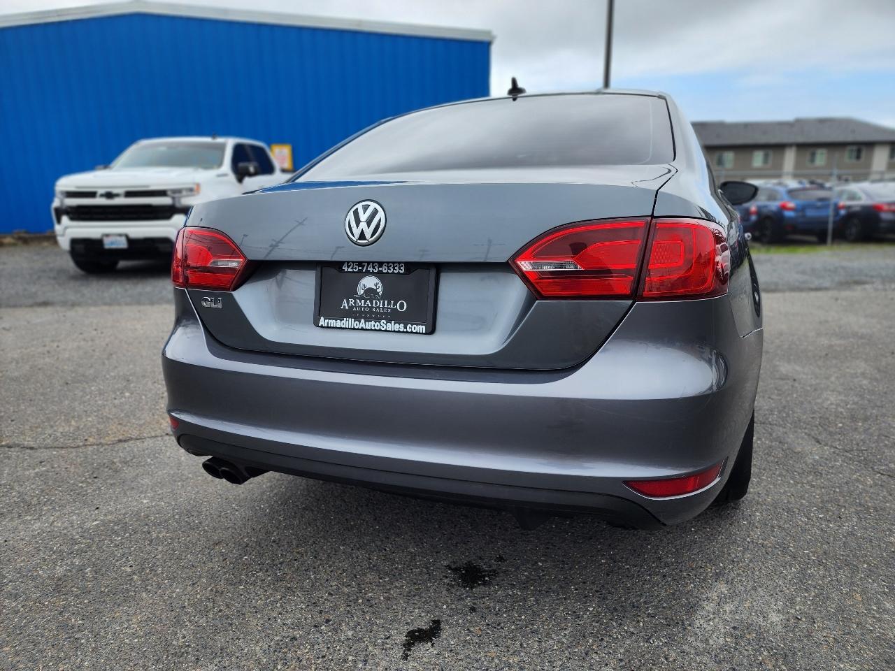 Volkswagen GLI 4dr Sdn DSG Autobahn w/Nav PZEV 2012