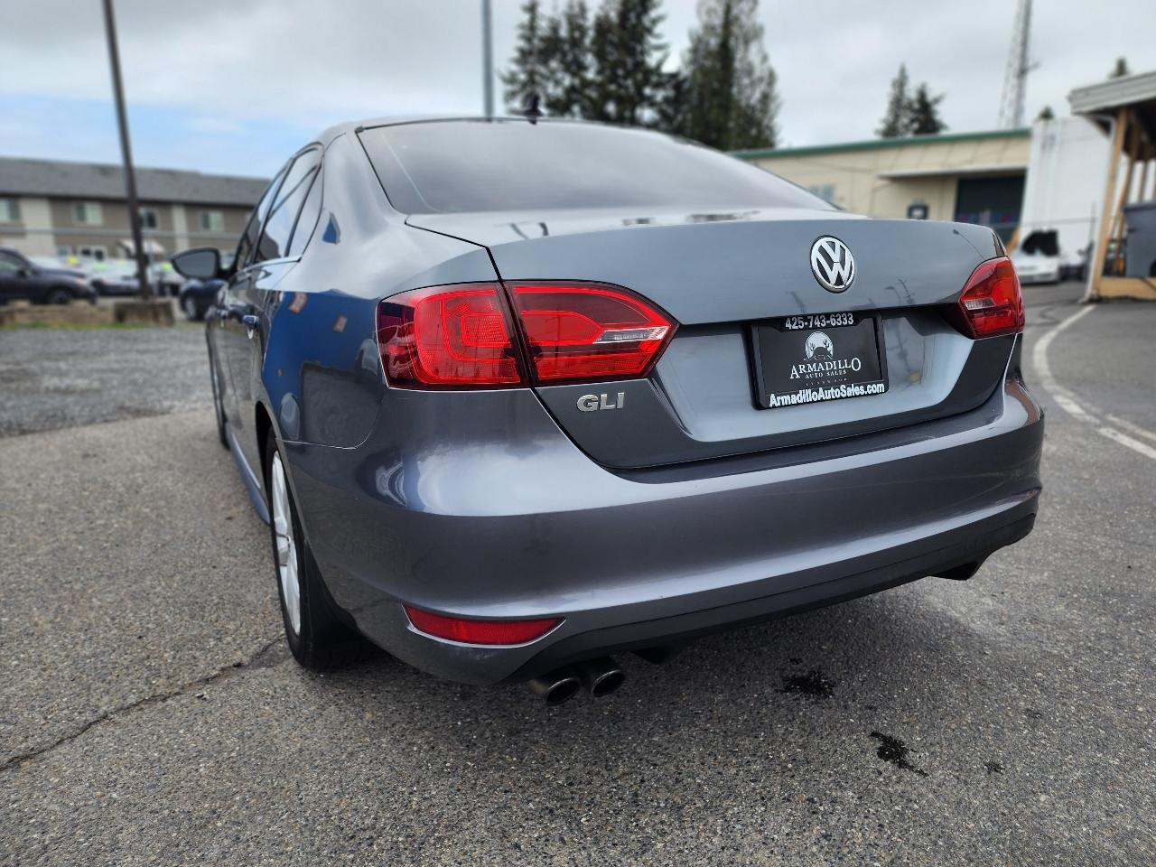 Volkswagen GLI 4dr Sdn DSG Autobahn w/Nav PZEV 2012