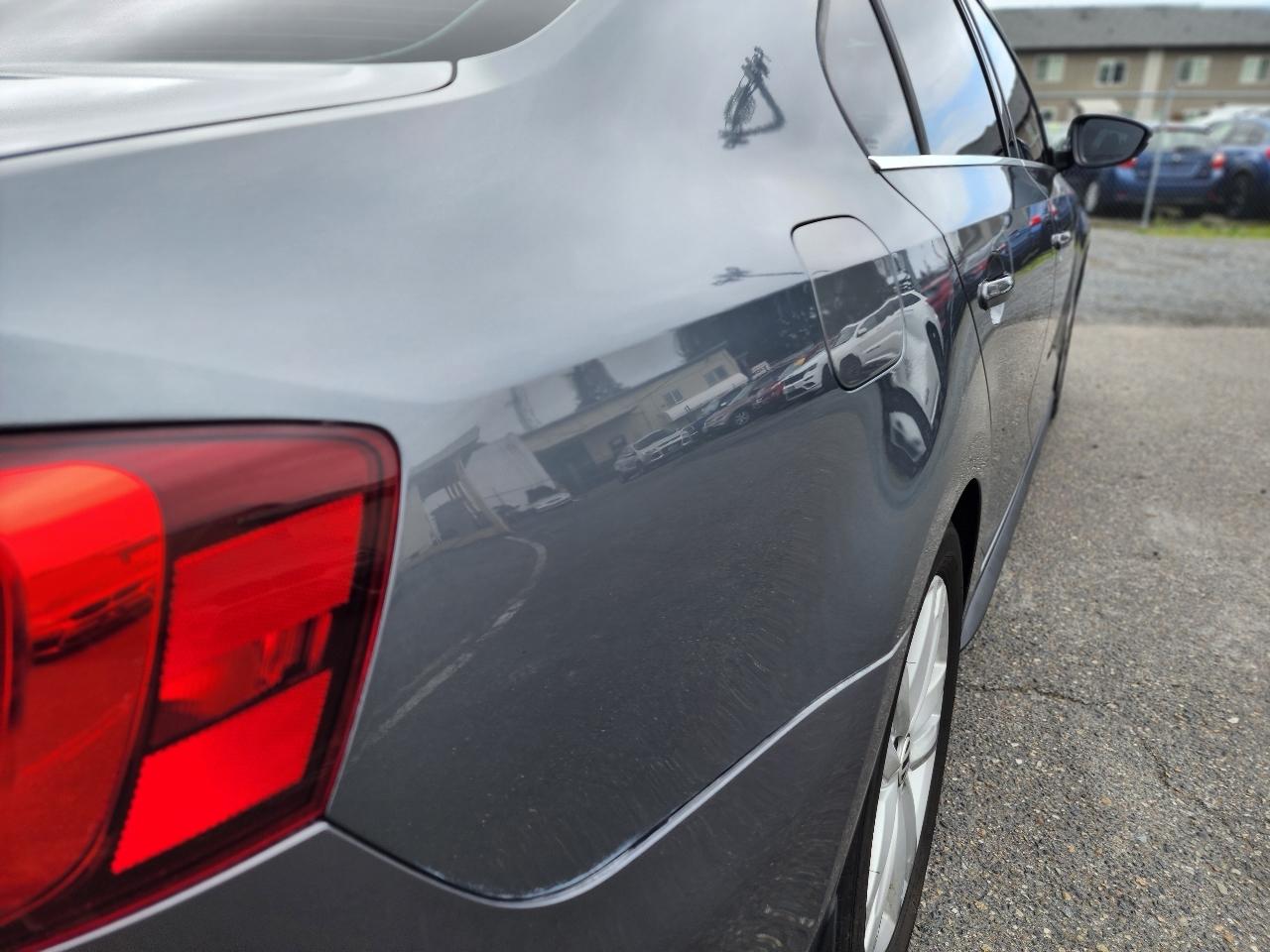 Volkswagen GLI 4dr Sdn DSG Autobahn w/Nav PZEV 2012