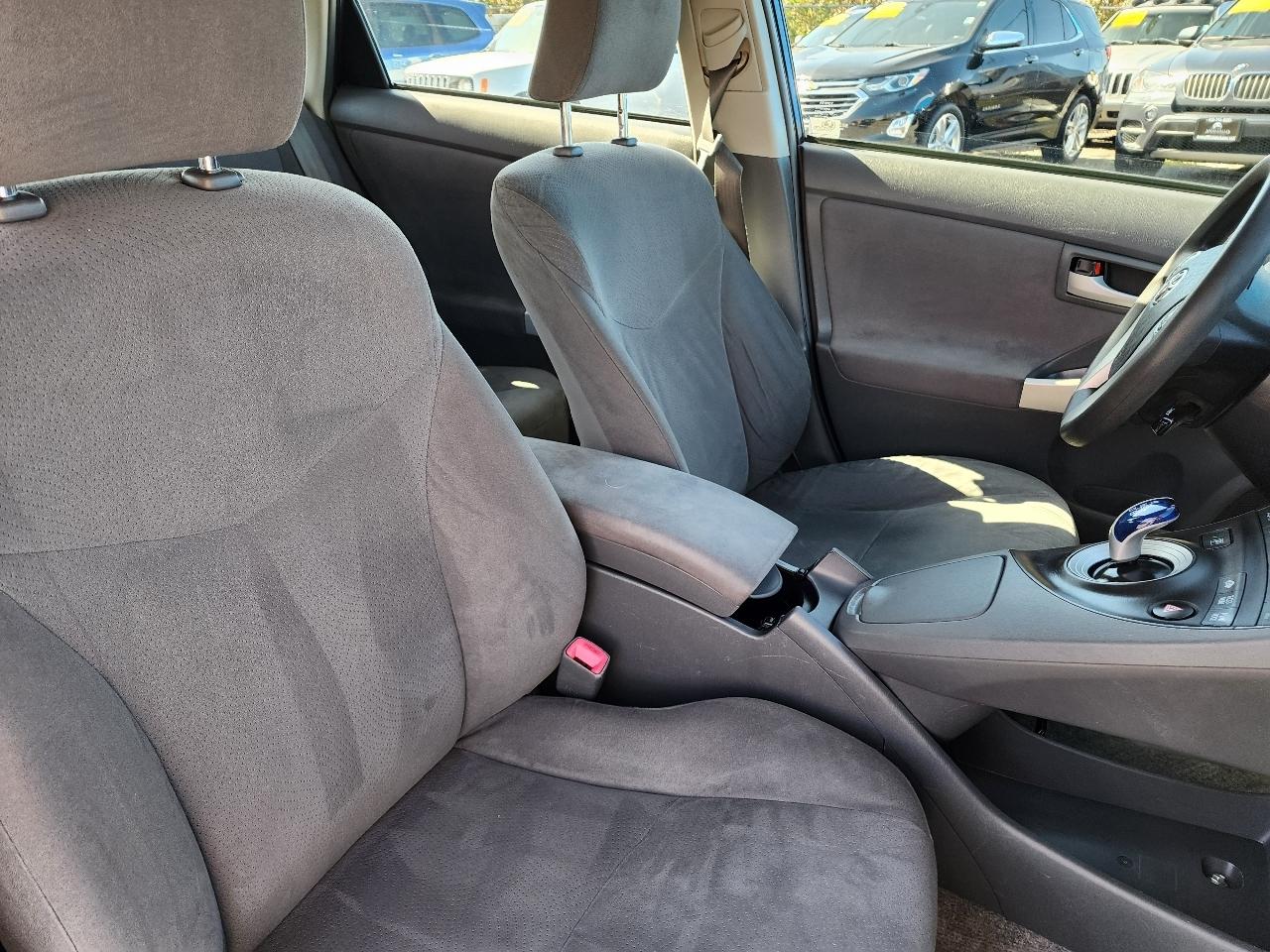 Toyota Prius 5dr HB II (Natl) 2010