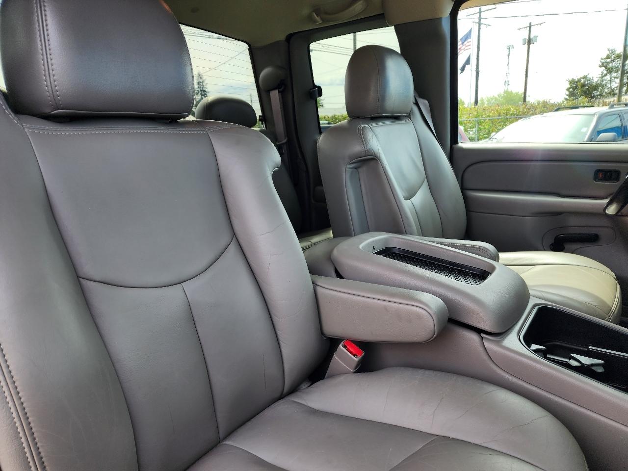 Chevrolet Silverado 2500HD LT Ext. Cab 4WD 2004
