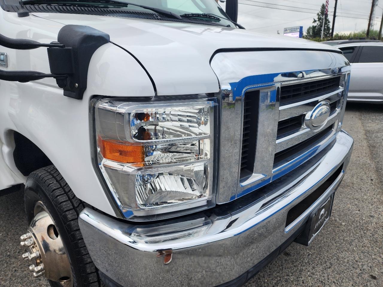 Ford Econoline Commercial Cutaway E-350 Super Duty 138" DRW 2015
