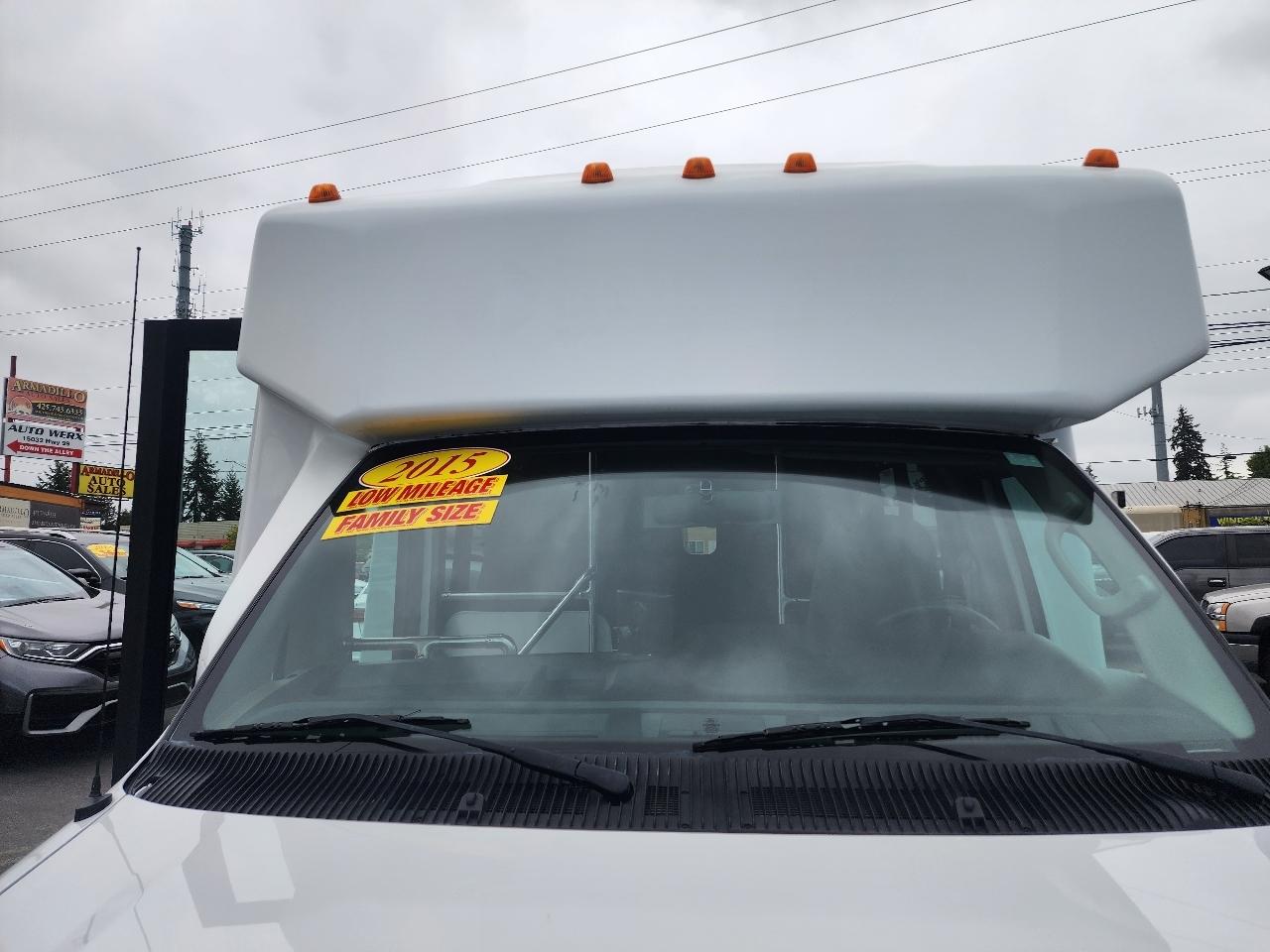 Ford Econoline Commercial Cutaway E-350 Super Duty 138" DRW 2015