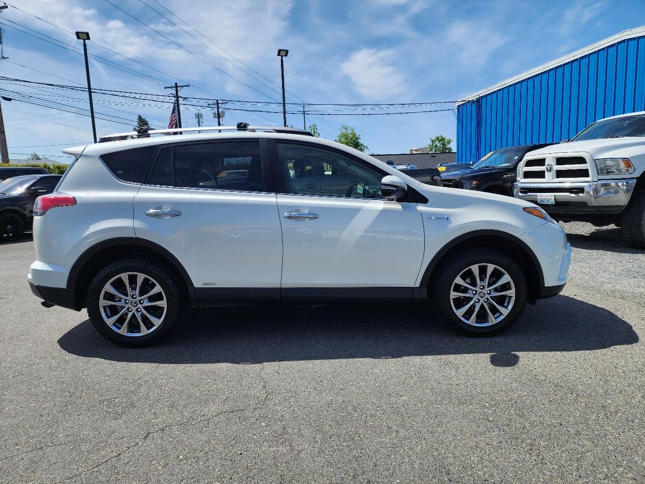 Toyota RAV4 Hybrid Limited AWD 2017