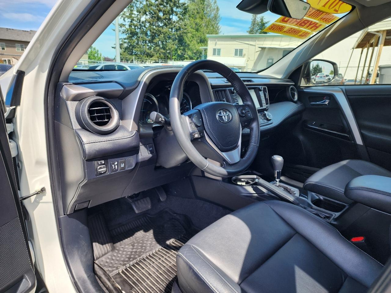 Toyota RAV4 Hybrid Limited AWD 2017