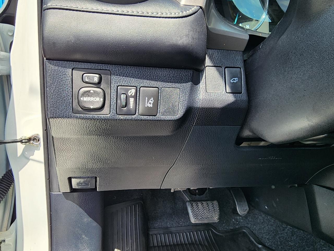 Toyota RAV4 Hybrid Limited AWD 2017