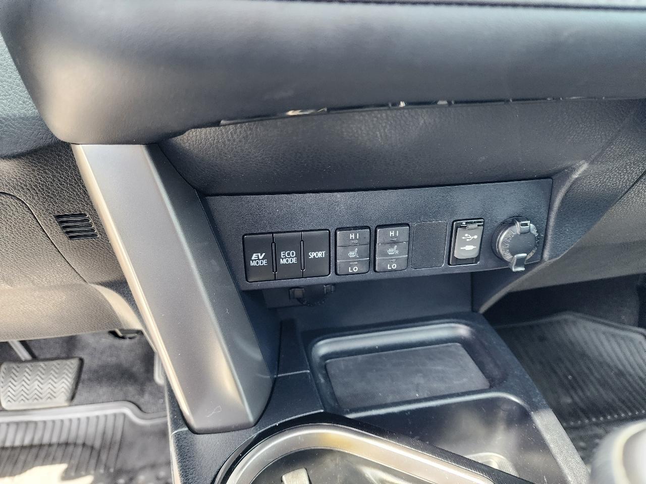 Toyota RAV4 Hybrid Limited AWD 2017