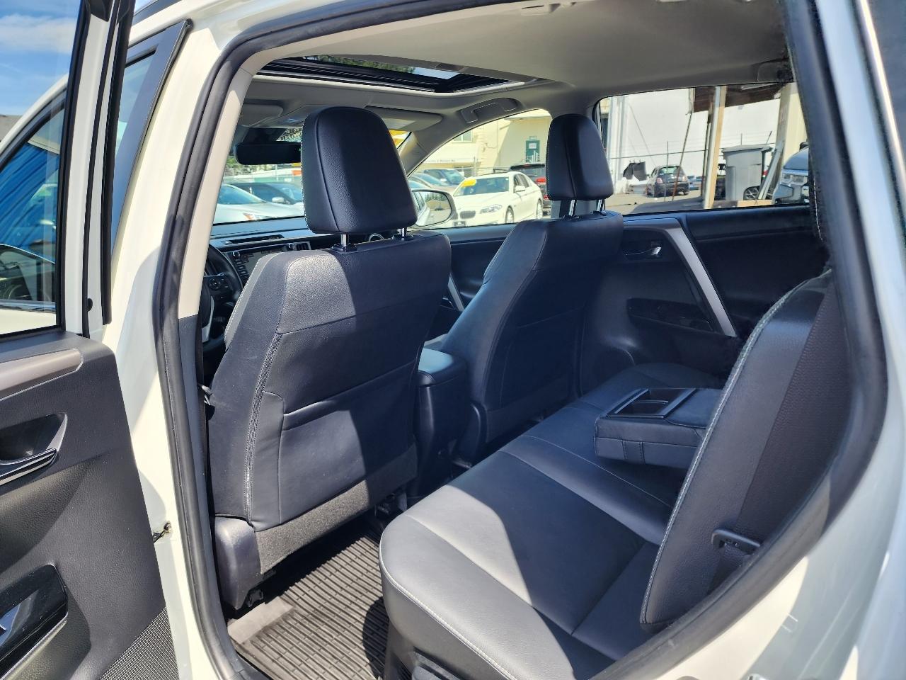 Toyota RAV4 Hybrid Limited AWD 2017
