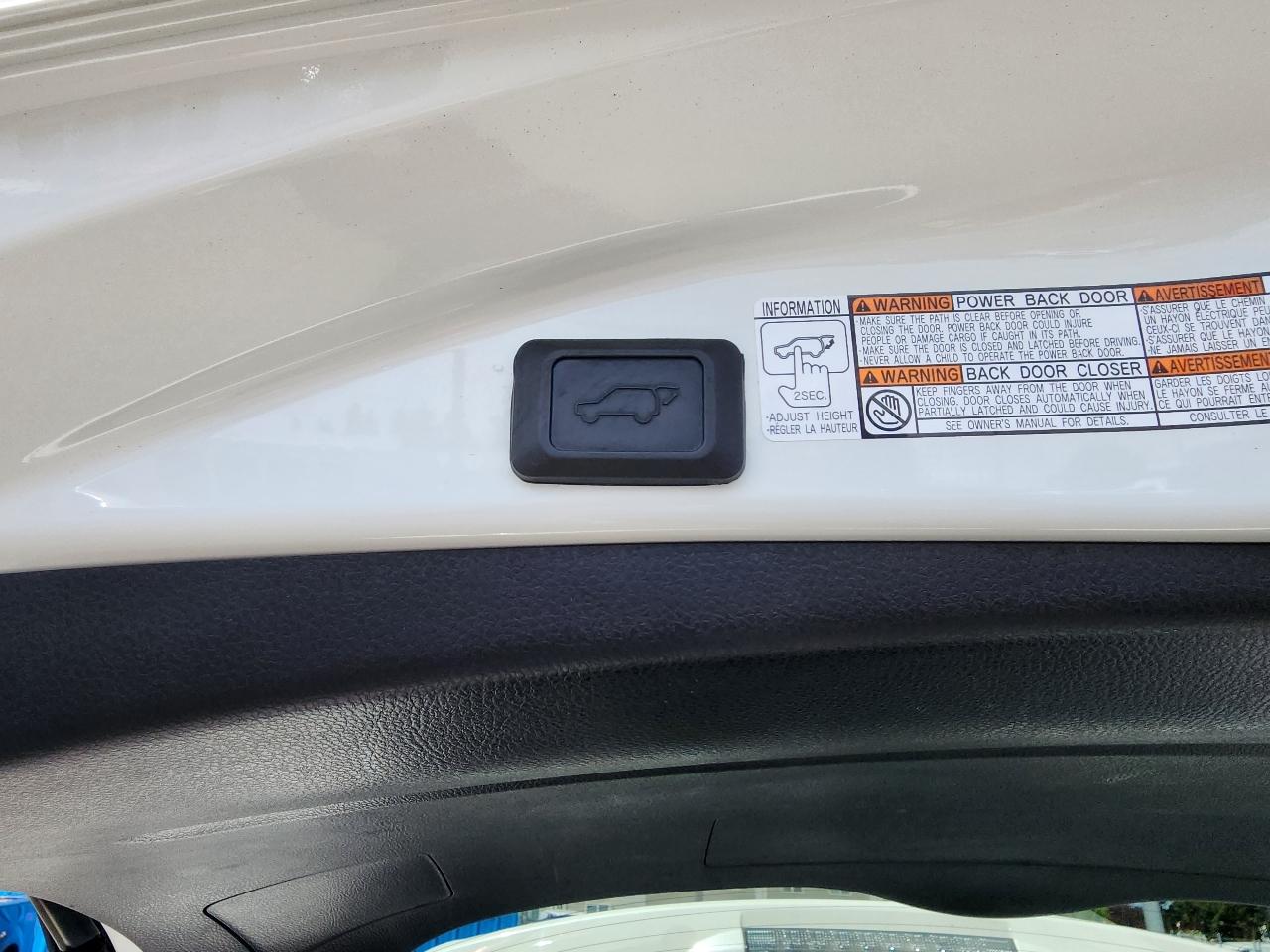 Toyota RAV4 Hybrid Limited AWD 2017