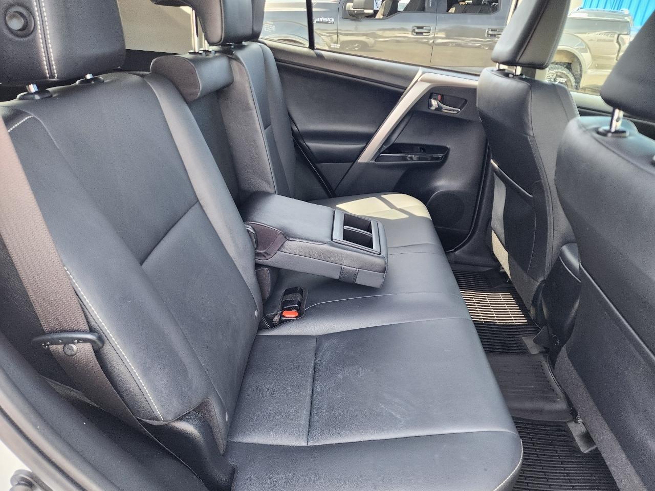 Toyota RAV4 Hybrid Limited AWD 2017
