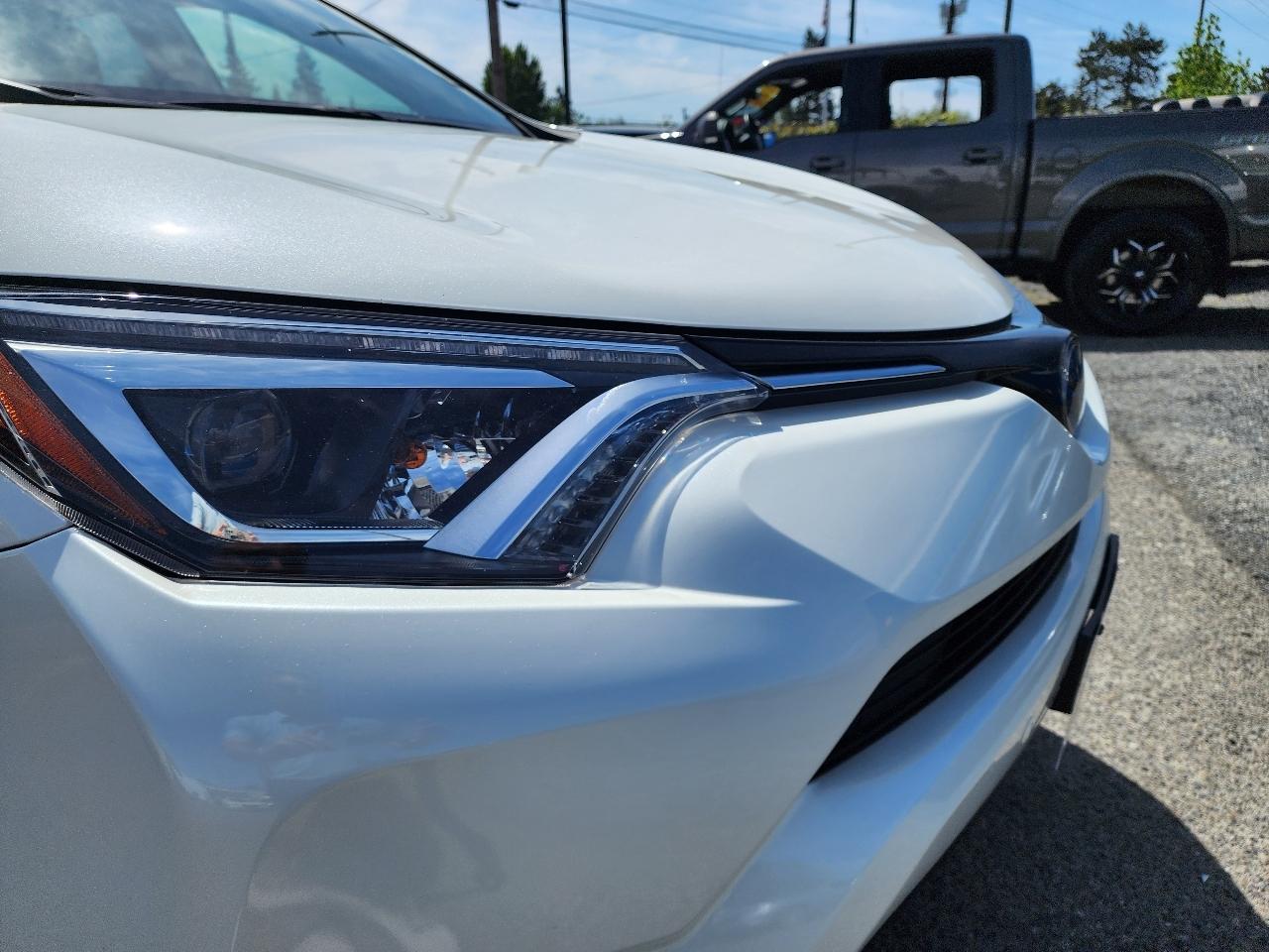 Toyota RAV4 Hybrid Limited AWD 2017