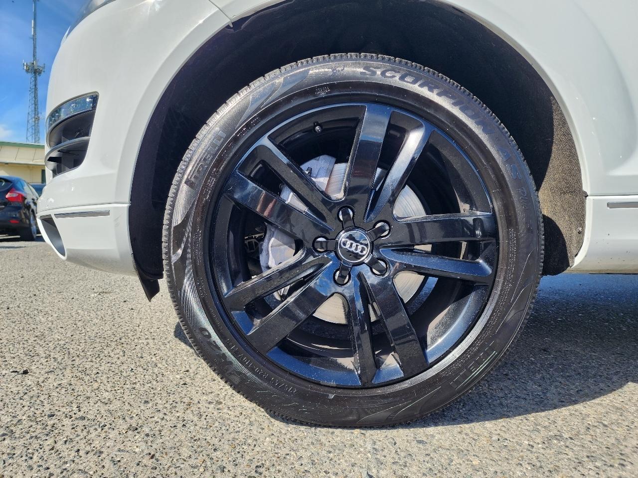 Audi Q7  2015