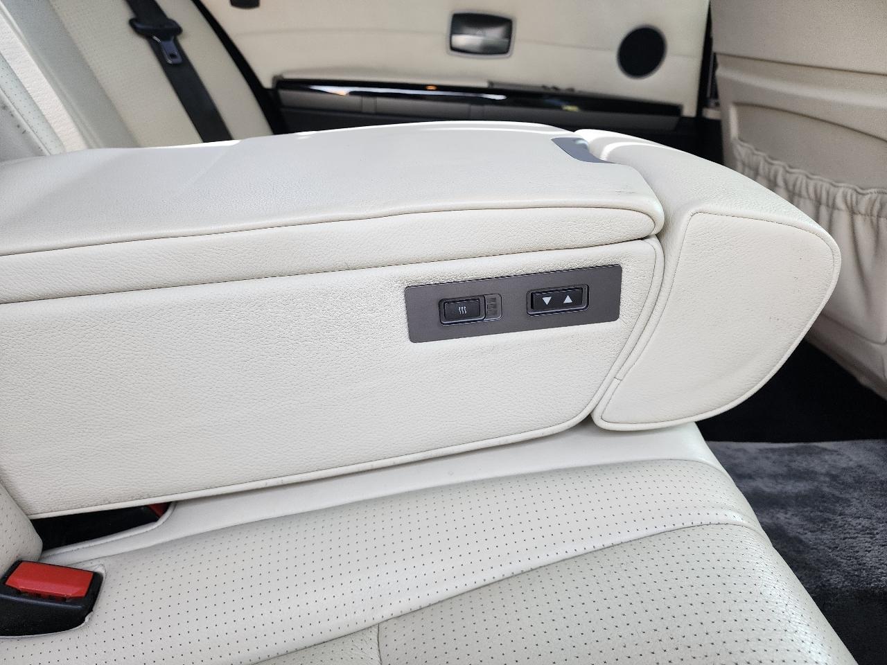 BMW 7 Series 750Li 2006