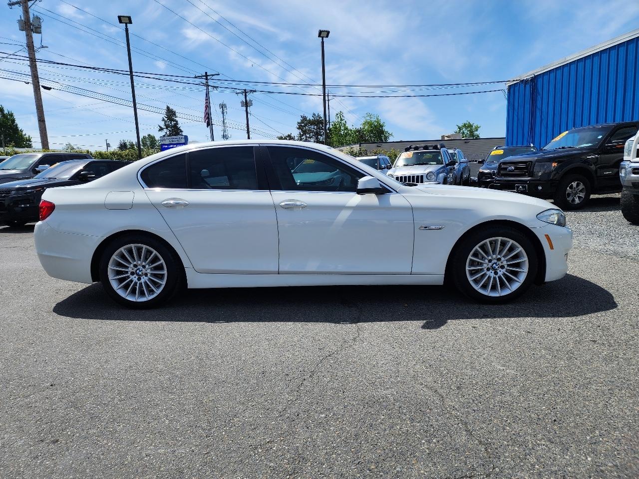 BMW 5 Series 4dr Sdn 535i RWD 2011