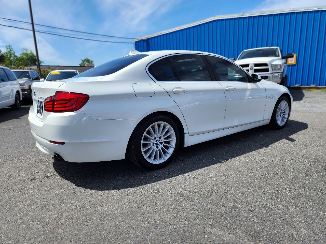 BMW 5 Series 4dr Sdn 535i RWD 2011