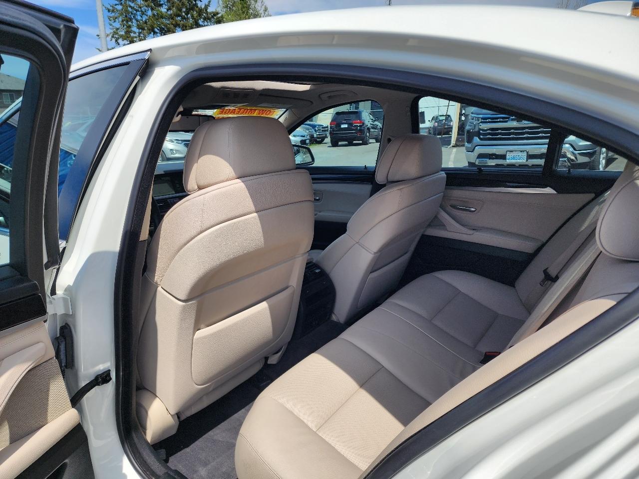 BMW 5 Series 4dr Sdn 535i RWD 2011